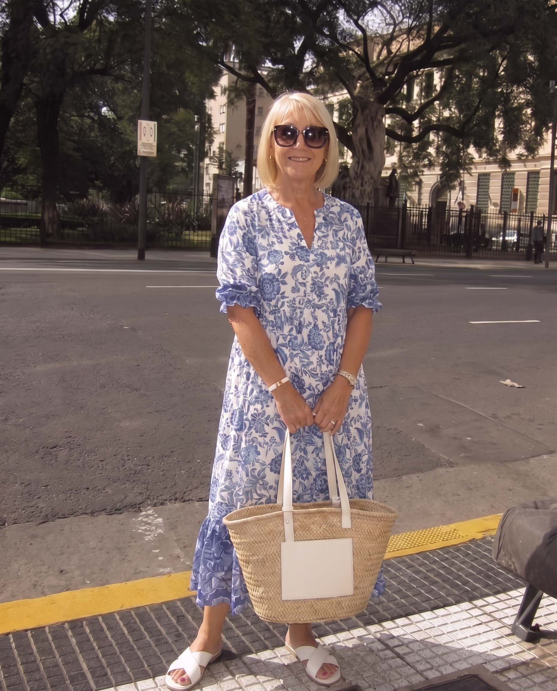 Pilar | Vestido Midi Floral con Escote en V